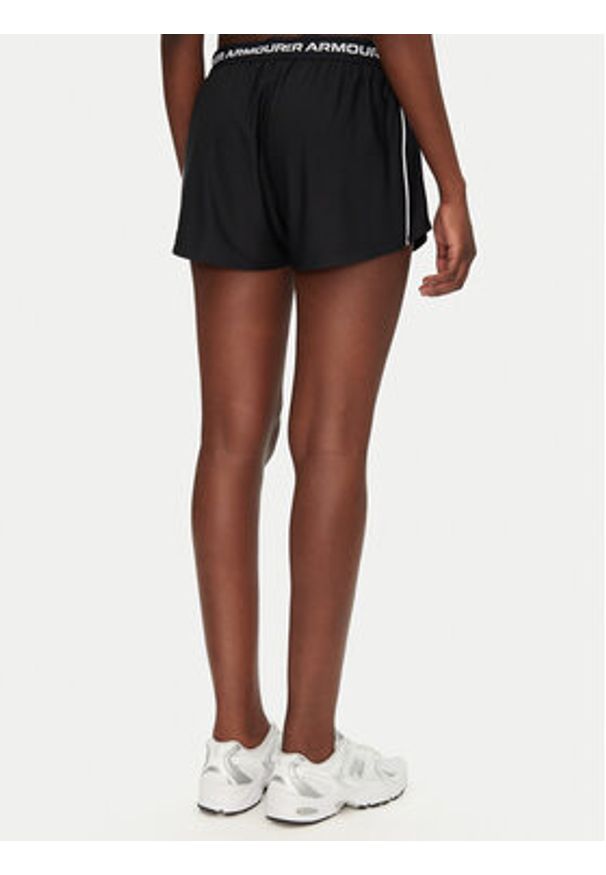 Under Armour Szorty sportowe Tech™ Play Up 1389882 Czarny Regular Fit. Kolor: czarny. Materiał: syntetyk