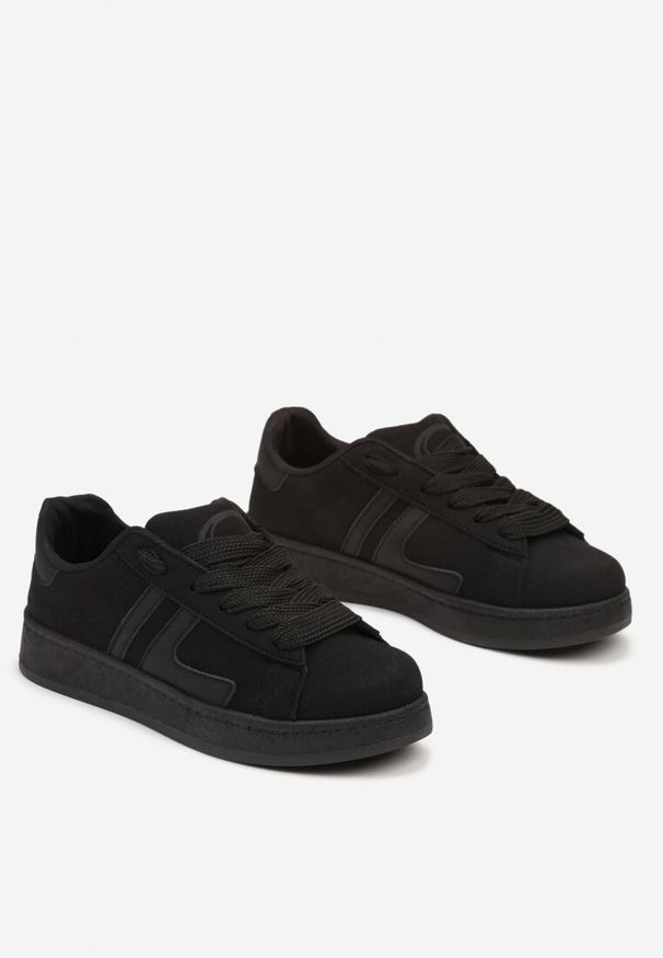 Renee - Czarne Płaskie Sneakersy Sznurowane z Paskami Artomi. Okazja: na co dzień. Zapięcie: pasek. Kolor: czarny. Materiał: jeans. Sezon: wiosna