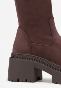 Born2be - Brązowe Dopasowane Kozaki na Grubej Podeszwie ze Skarpetkową Cholewką Hanilinn. Okazja: na co dzień. Kolor: brązowy. Materiał: jeans. Szerokość cholewki: normalna. Styl: casual #8