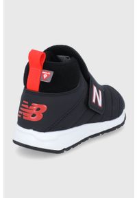 New Balance Buty dziecięce kolor czarny. Nosek buta: okrągły. Zapięcie: rzepy. Kolor: czarny. Materiał: guma. Szerokość cholewki: normalna #2