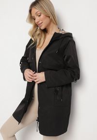 Born2be - Czarna Kurtka Parka z Podpinanymi Rękawami i Kapturem ze Wstawkami w Kratę Kaithna. Kolor: czarny. Materiał: jeans. Wzór: kratka. Styl: klasyczny, elegancki #1