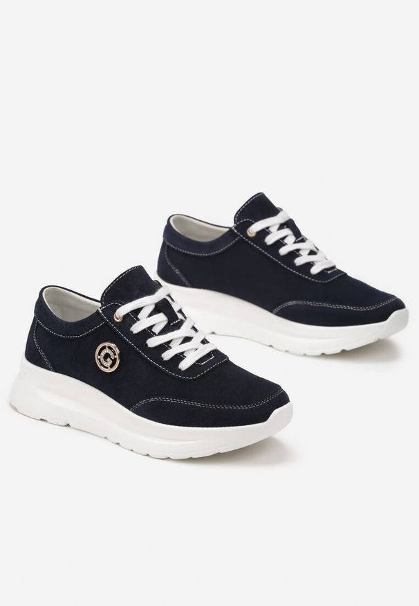 Born2be - Granatowe Sneakersy na Grubej Podeszwie z Metalową Aplikacją na Boku Azurira. Kolor: niebieski. Wzór: aplikacja