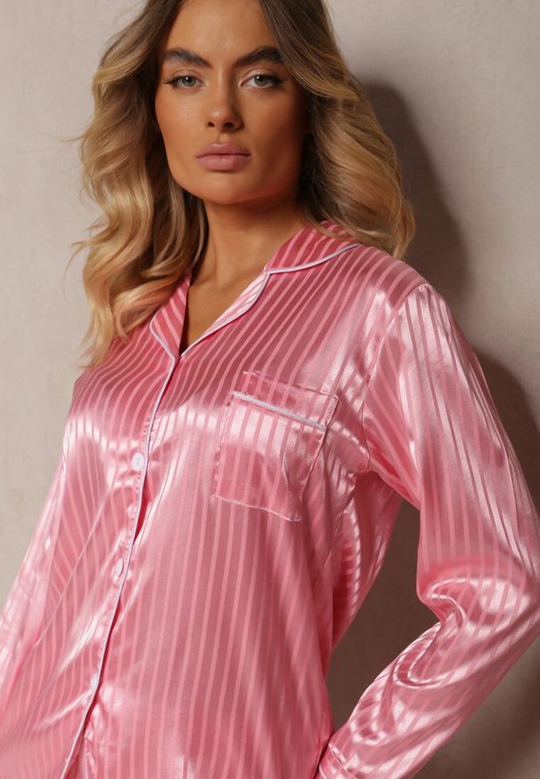 Renee - Różowy Komplet Piżamowy Góra o Koszulowym Kroju z Guzikami Spodnie z Gumką w Talii Rivanias. Kolekcja: plus size. Kolor: różowy. Długość: długie