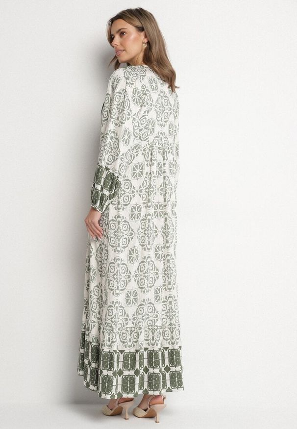 Born2be - Zielona Rozkloszowana Sukienka z Wiskozą i Falbanką Efanelisa. Okazja: na co dzień. Kolor: zielony. Materiał: wiskoza. Sezon: wiosna. Typ sukienki: proste. Styl: casual, klasyczny