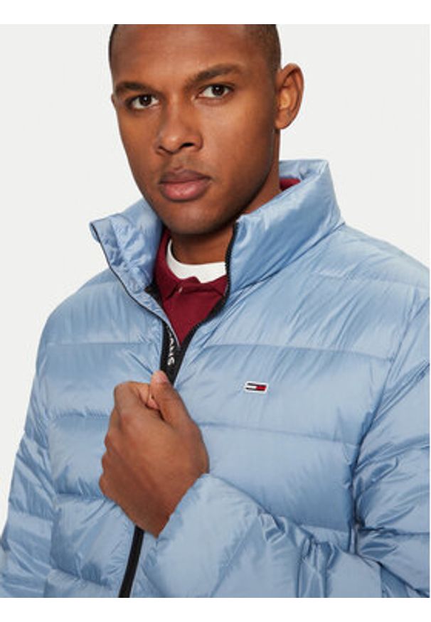 Tommy Jeans Kurtka przejściowa DM0DM20658 Niebieski Regular Fit. Kolor: niebieski. Materiał: syntetyk