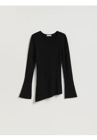 Reserved - Sweter z asymetrycznym dołem - czarny. Kolor: czarny. Materiał: dzianina, wiskoza