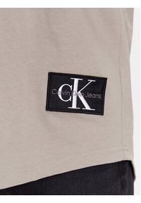 Calvin Klein Jeans T-Shirt J30J323482 Beżowy Regular Fit. Kolor: beżowy. Materiał: bawełna