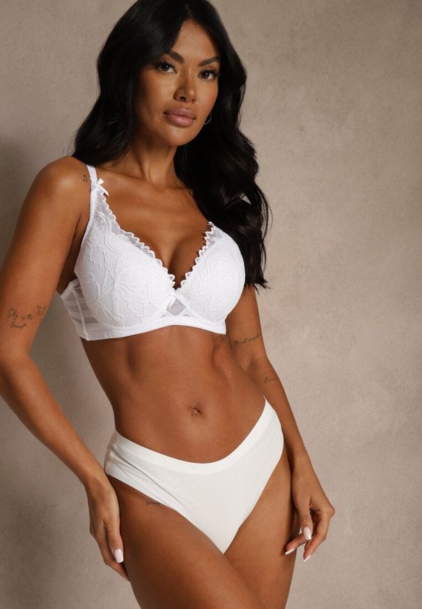 Renee - Biały Biustonosz Ozdobiony Koronką i Kokardkami Sellene. Kolor: biały. Materiał: koronka. Wzór: aplikacja, koronka