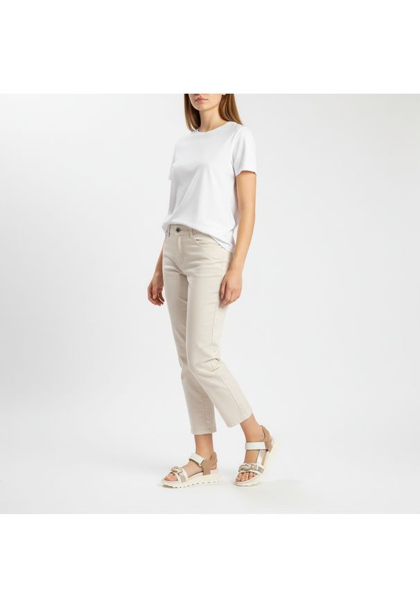 Sandały damskie Hispanitas, cholewka ze skóry naturalnej sportowa forma z regulowanymi paskami odkryta konstrukcja stabilna podeszwa zapewniająca wyg. Okazja: na co dzień. Zapięcie: pasek. Kolor: biały. Materiał: skóra. Styl: sportowy