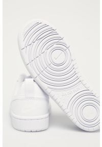 Nike Kids - Buty skórzane dziecięce Court Borough Low. Nosek buta: okrągły. Zapięcie: sznurówki. Kolor: biały. Materiał: skóra. Szerokość cholewki: normalna. Model: Nike Court #4