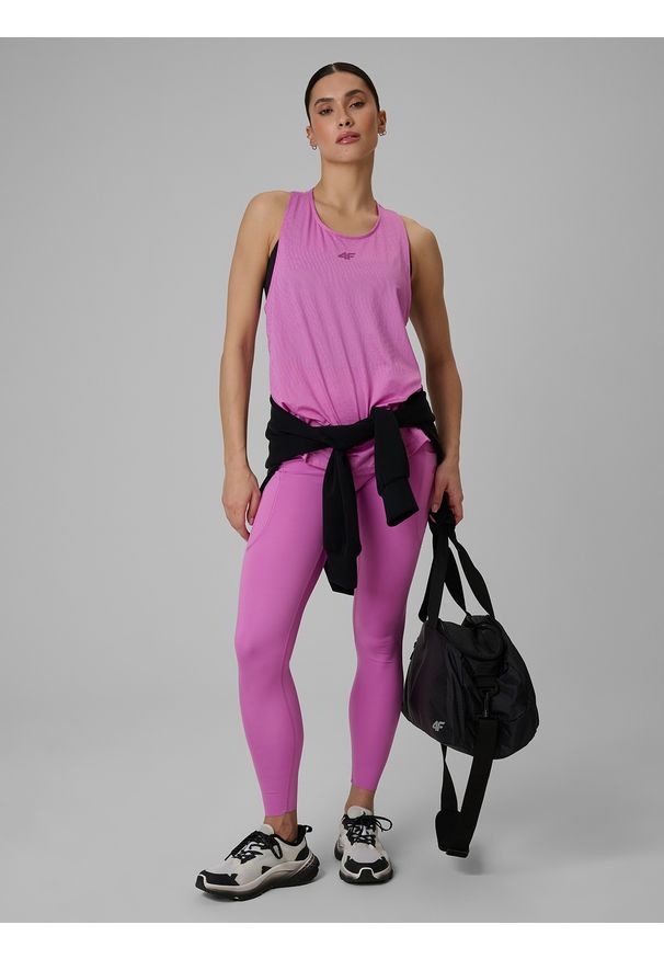 4f - 4F Top loose treningowy szybkoschnący damski - różowy S. Kolor: różowy. Materiał: tkanina. Sport: fitness, joga i pilates