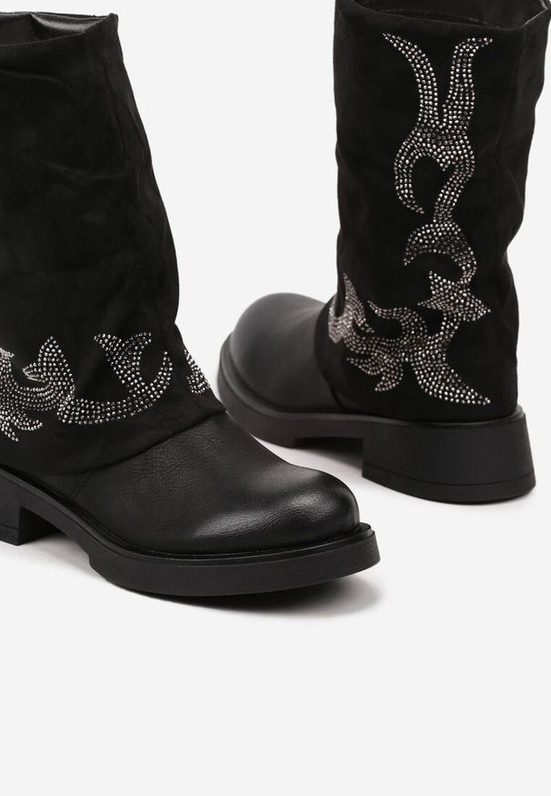Renee - Czarne Płaskie Botki Ozdobione Cyrkoniami i Wywiniętą Cholewką Lemilia. Okazja: na co dzień. Kolor: czarny. Materiał: jeans. Szerokość cholewki: normalna. Wzór: aplikacja. Obcas: na obcasie. Styl: elegancki, casual