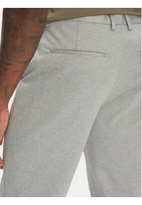 Lindbergh Chinosy 30-006052 Szary Slim Fit. Kolor: szary. Materiał: syntetyk