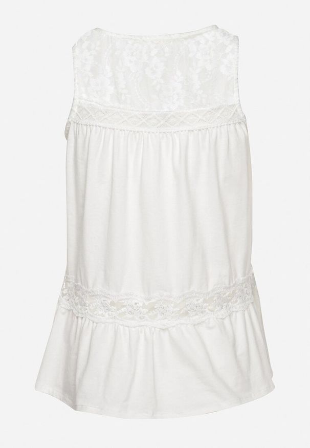 Born2be - Biały Bawełniany Top z Koronkowymi Wstawkami i Falbanką Obiana. Okazja: na randkę, na spotkanie biznesowe. Kolor: biały. Materiał: bawełna, koronka. Styl: biznesowy, elegancki, wizytowy