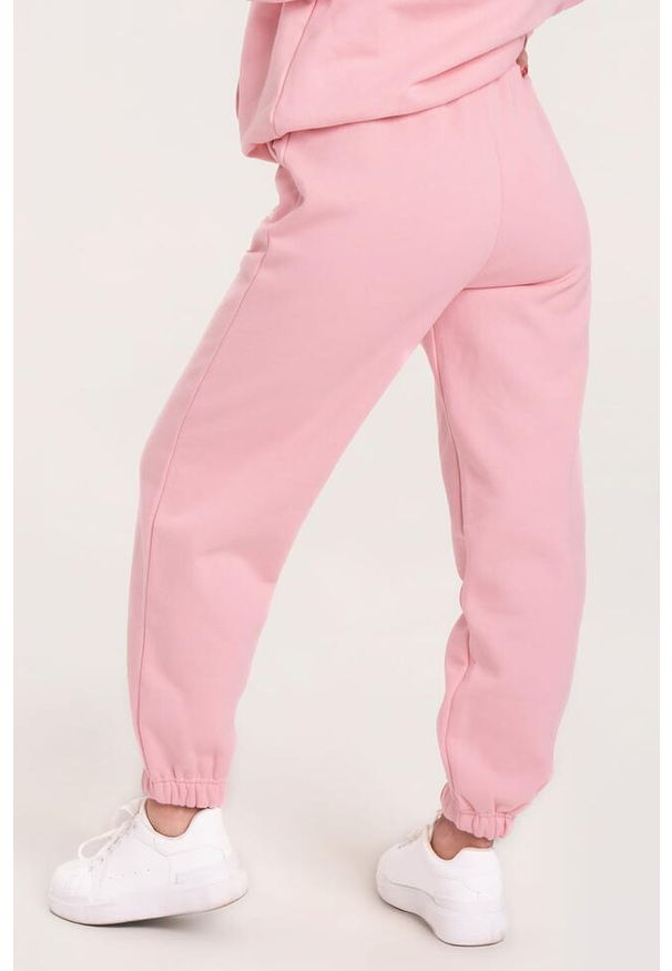 GYM GLAMOUR - Spodnie fitness damskie Gym Glamour dresowe. Kolor: różowy. Materiał: dresówka. Sport: fitness