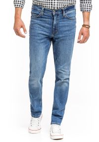 Mustang - MUSTANG TRAMPER TAPERED MĘSKIE SPODNIE JEANSOWE JEANSY DENIM BLUE 1014043 5000 682. Okazja: do pracy, na randkę, na spotkanie biznesowe, na co dzień. Styl: klasyczny, elegancki, sportowy, biznesowy, casual