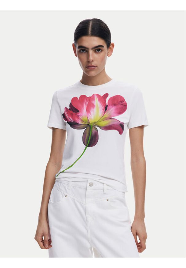 Desigual T-Shirt Plata 25SWTK24 Écru Regular Fit. Materiał: bawełna