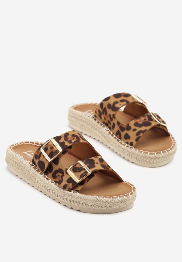 Born2be - Panterkowe Klapki Ozdobione Plecionką z Juty i Klamrami Calisses. Okazja: na co dzień. Wzór: aplikacja. Obcas: na płaskiej podeszwie. Styl: casual