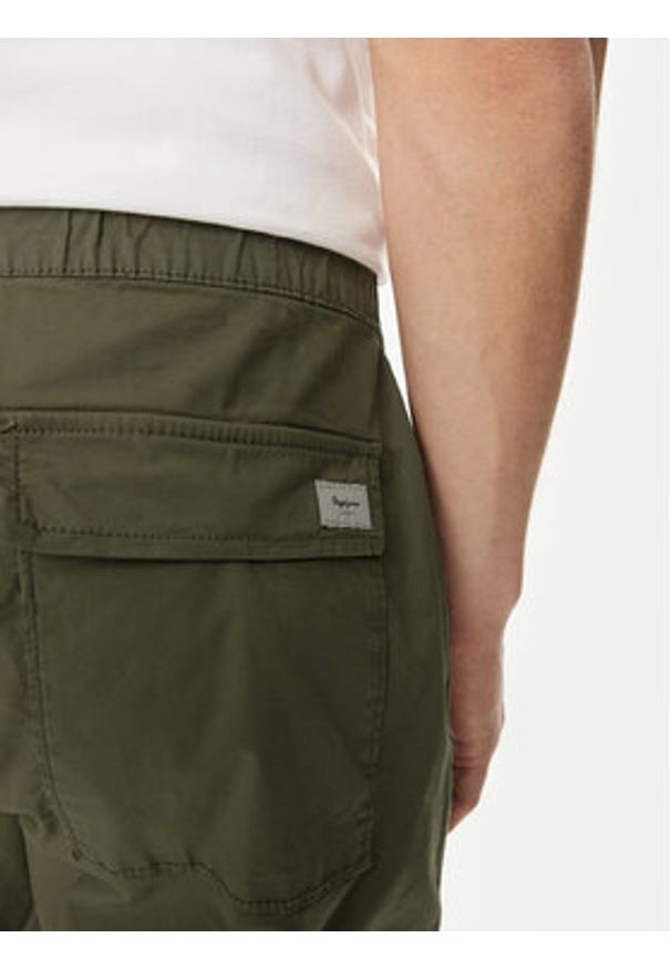 Pepe Jeans Spodnie materiałowe Parachute Pant PM211685 Khaki Regular Fit. Kolor: brązowy. Materiał: bawełna