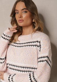 Renee - Jasnoróżowy Sweter z Bawełną w Paski Siadora. Okazja: na spotkanie biznesowe. Kolor: różowy. Materiał: bawełna. Wzór: paski. Styl: elegancki, biznesowy #5