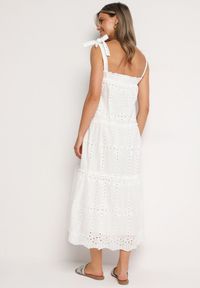 Born2be - Biała Bawełniana Sukienka z Ozdobnym Haftem na Ramiączkach z Kokardkami Quonea. Okazja: na co dzień. Typ kołnierza: kokarda. Kolor: biały. Materiał: bawełna. Długość rękawa: na ramiączkach. Wzór: haft. Typ sukienki: proste. Styl: casual #4