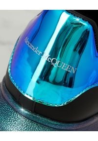 Alexander McQueen - ALEXANDER MCQUEEN - Czarne sneakersy z metaliczną piętą. Kolor: czarny. Materiał: guma. Wzór: gładki #3