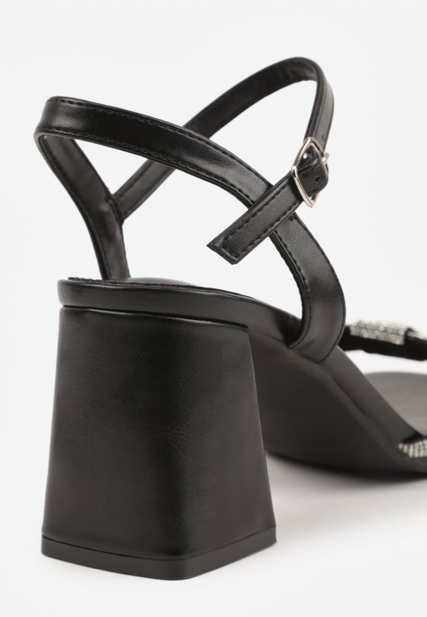 Born2be - Czarne Eleganckie Sandały na Obcasie z Cyrkoniami Zitella. Okazja: na co dzień. Zapięcie: sprzączka. Kolor: czarny. Materiał: jeans. Wzór: aplikacja. Obcas: na obcasie. Styl: elegancki. Wysokość obcasa: średni