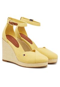 TOMMY HILFIGER - Tommy Hilfiger Półbuty Flag High Wedge Espad Closed Toe FW0FW08494 Żółty. Kolor: żółty. Materiał: materiał #6