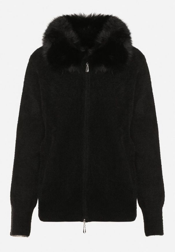 Born2be - Czarny Kardigan z Wełną z Futrzanym Kołnierzem Zapinany na Suwak Sistte. Okazja: na co dzień. Kolor: czarny. Materiał: wełna, futro. Długość rękawa: długi rękaw. Długość: długie. Styl: casual