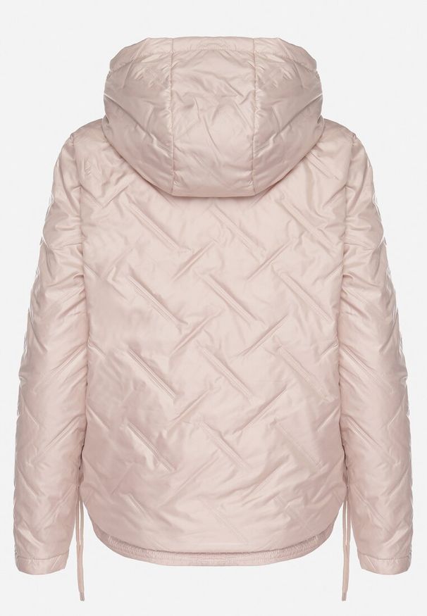 Born2be - Beżowa Kurtka Pikowana z Odpinanym Kapturem i Ściągaczami po Bokach Nusarianis. Okazja: na co dzień, na spacer. Kolor: beżowy. Materiał: jeans. Długość rękawa: długi rękaw. Długość: długie. Styl: elegancki, casual
