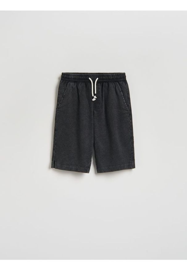 Reserved - Bawełniane szorty bermudy - czarny. Kolor: czarny. Materiał: bawełna
