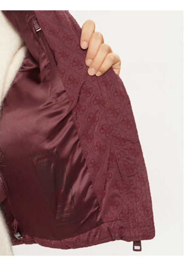 Guess Kurtka przejściowa Daisy W4BL36 WGJZ0 Bordowy Regular Fit. Kolor: czerwony. Materiał: syntetyk