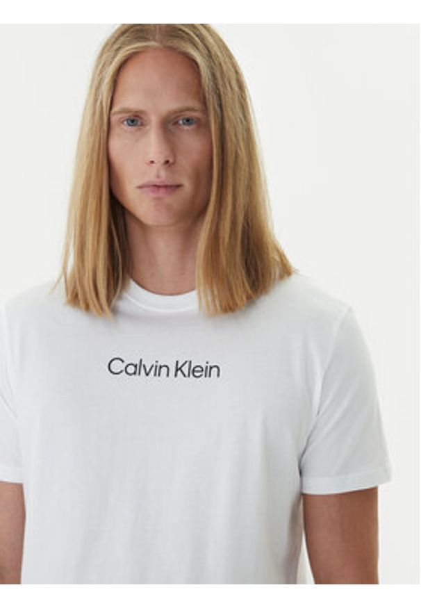Calvin Klein T-Shirt Logo 30s LV04LD230G Biały Relaxed Fit. Kolor: biały. Materiał: bawełna