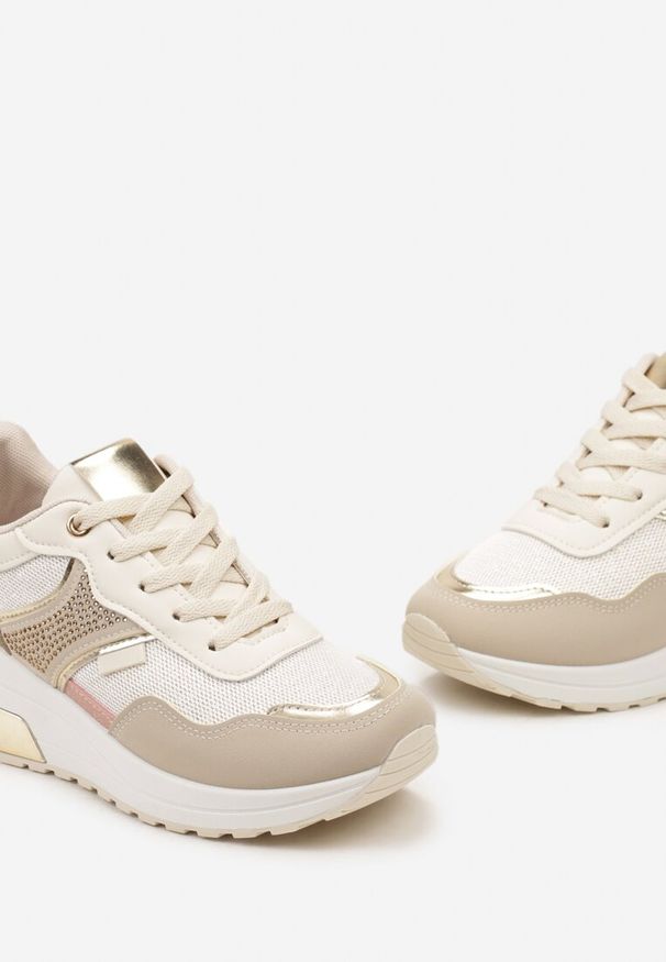 Born2be - Beżowe Sneakersy ze Złotymi Wstawkami i Brokatem oraz Cyrkoniami Avanalis. Kolor: beżowy. Materiał: skóra