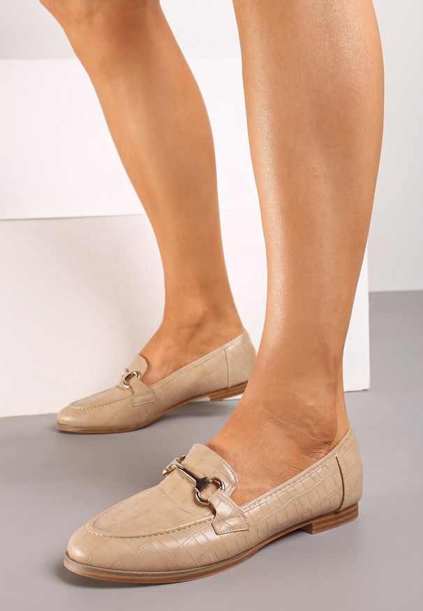 Renee - Beżowe Mokasyny Barnard. Nosek buta: okrągły. Zapięcie: bez zapięcia. Kolor: beżowy. Materiał: materiał, skóra. Szerokość cholewki: normalna. Obcas: na obcasie. Wysokość obcasa: niski