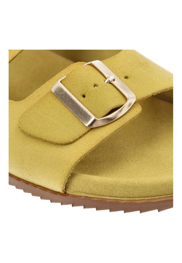 Hee - Klapki damskie HEE, ze skóry naturalnej zamszowej klasyczne z klamrami, limonkowe, 25050. Okazja: na spacer. Kolor: żółty. Materiał: skóra, zamsz. Sezon: lato. Styl: klasyczny