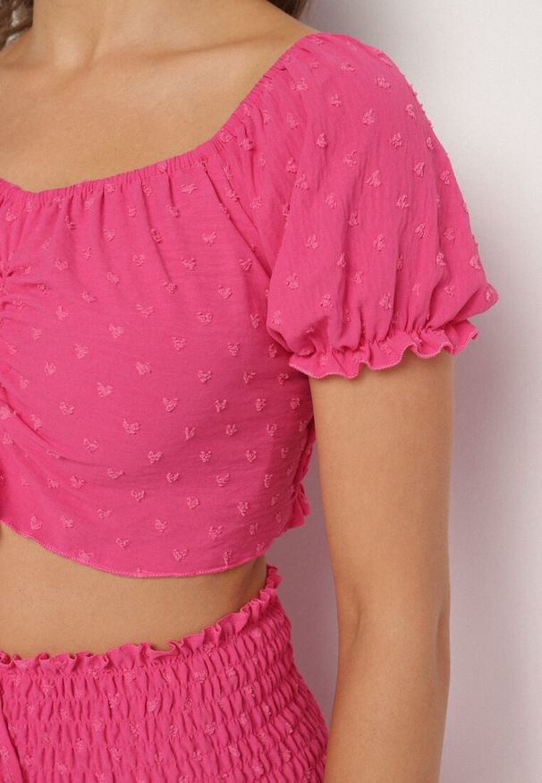 Born2be - Fuksjowy Komplet z Tłoczonej Tkaniny Spódnico-Szorty i Bluzka Hiszpanka Sariloria. Kolor: różowy. Materiał: tkanina