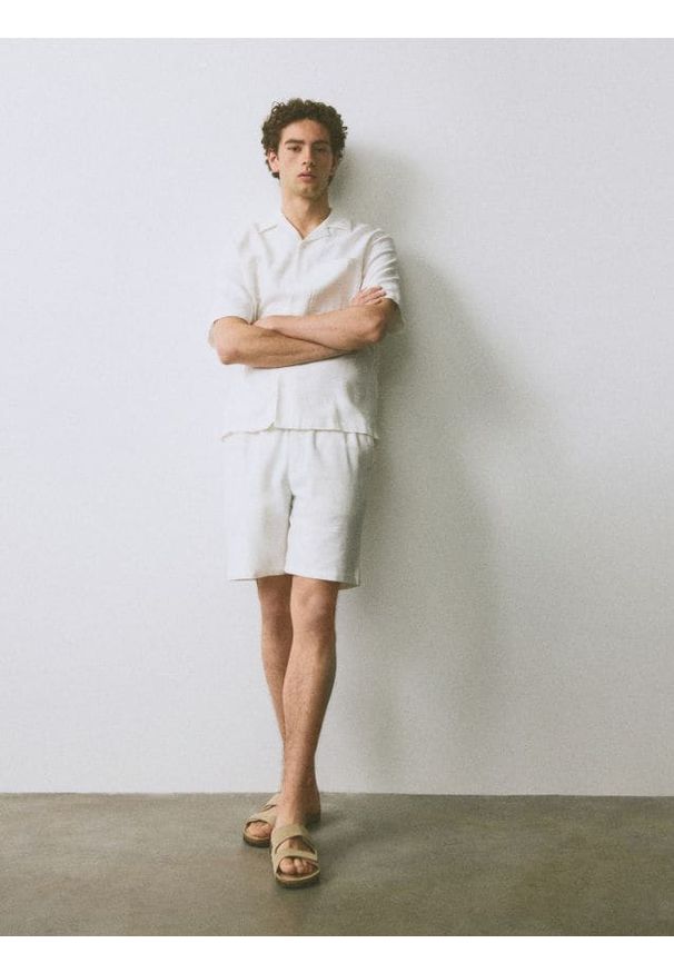 Reserved - Lniane szorty jogger - biały. Kolor: biały. Materiał: len