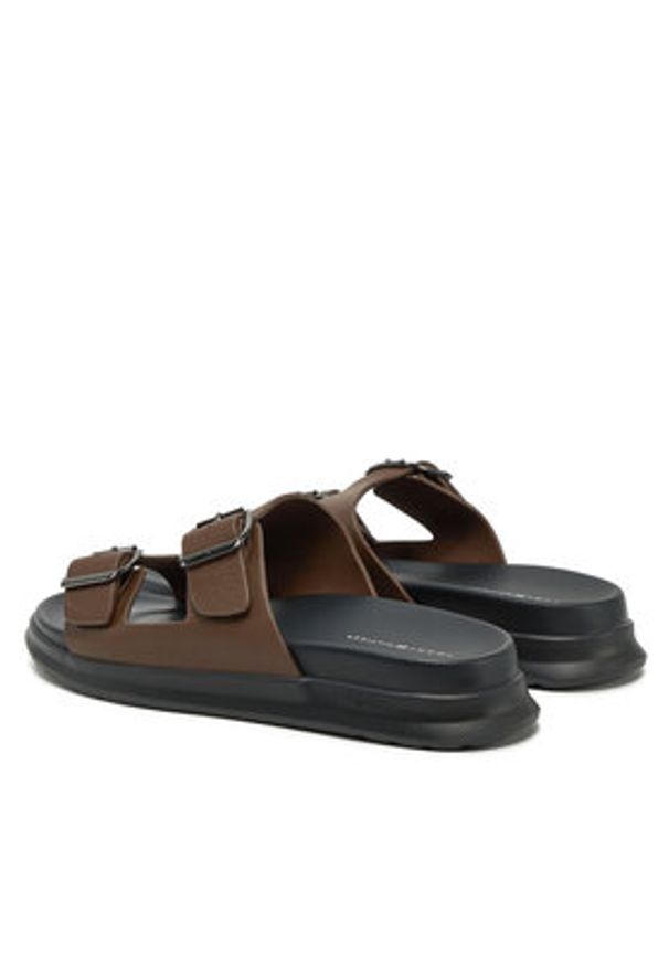 TOMMY HILFIGER - Tommy Hilfiger Klapki FM0FM05414 Brązowy. Kolor: brązowy. Materiał: skóra