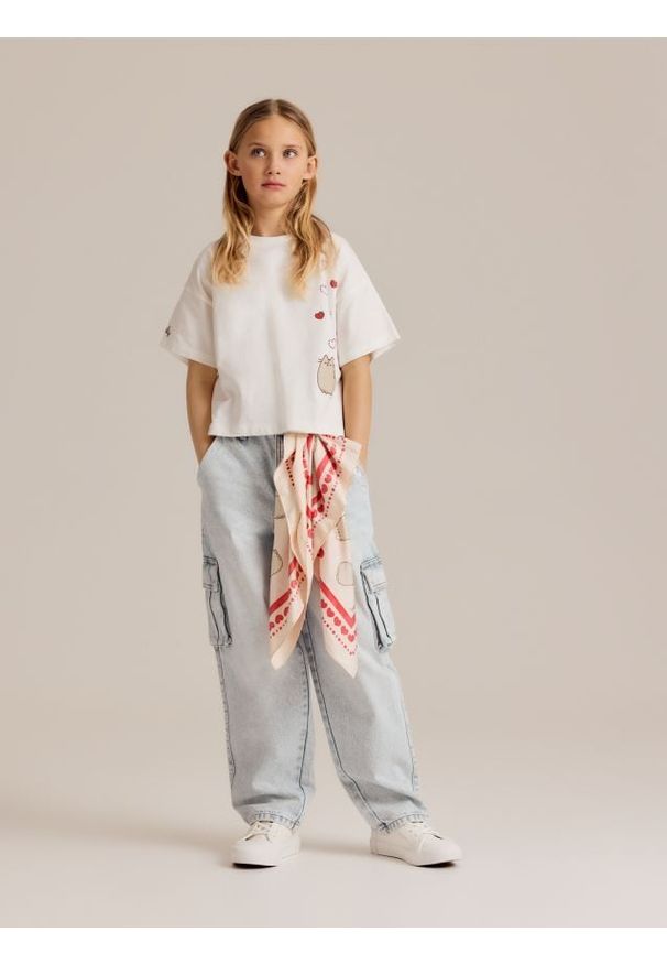 Reserved - Jeansy baggy z kieszeniami cargo - niebieski. Kolor: niebieski