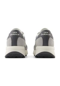 Buty dziecięce New Balance GS370AH – szare. Kolor: szary. Materiał: skóra, zamsz. Szerokość cholewki: normalna. Sezon: lato #4