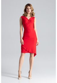 Figl - Czerwona Asymetryczna Sukienka Modnie Marszczona. Kolor: czerwony. Materiał: poliester, elastan. Typ sukienki: asymetryczne