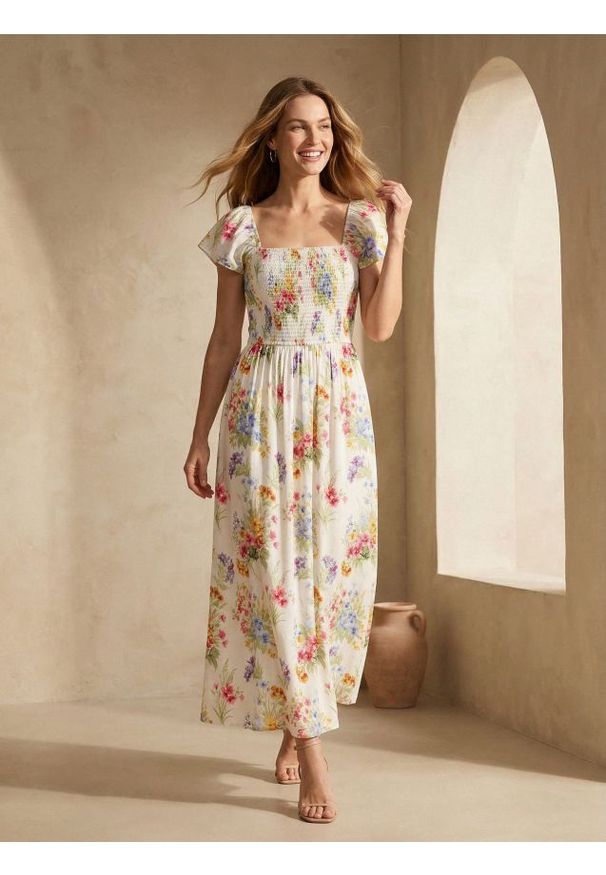Sinsay - Sukienka midi z marszczeniem i wiskozą w kwiaty - wielobarwny. Materiał: wiskoza. Wzór: kwiaty. Długość: midi