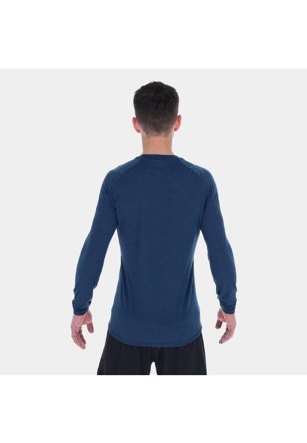 Bluza merino męska Inov-8 Merino Long Sleeve T-Shirt. Kolor: niebieski. Materiał: wełna. Długość rękawa: długi rękaw. Sport: turystyka piesza