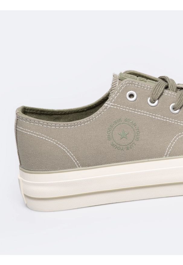 Big-Star - Trampki męskie niskie khaki RR174325 301. Kolor: zielony. Materiał: jeans, materiał. Sezon: wiosna. Styl: elegancki