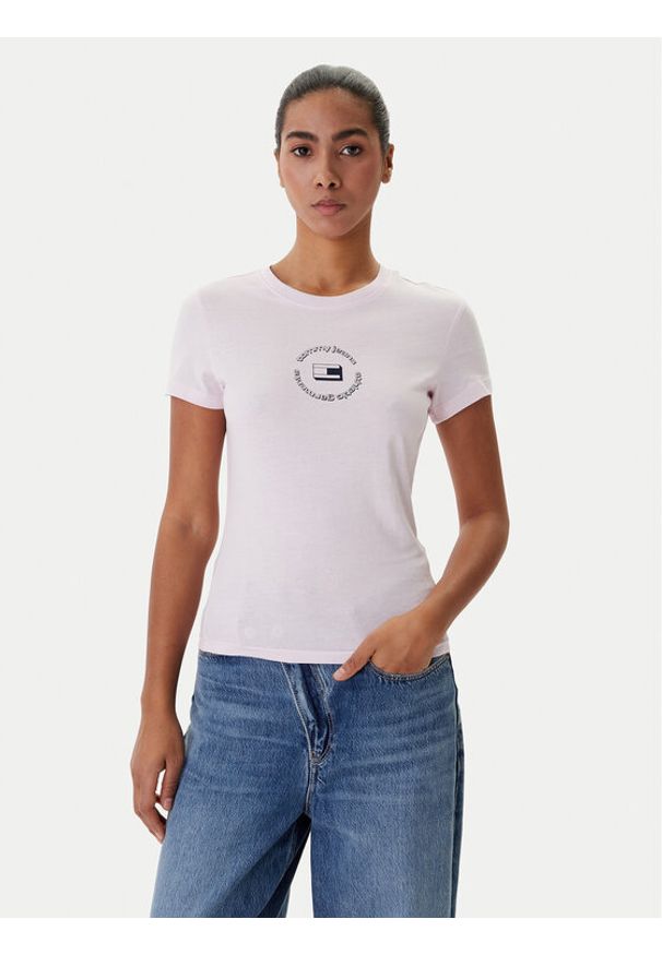 Tommy Jeans T-Shirt DW0DW22273 Różowy Slim Fit. Kolor: różowy. Materiał: bawełna