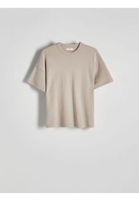 Reserved - T-shirt oversize - kremowy. Kolor: kremowy. Materiał: bawełna, dzianina
