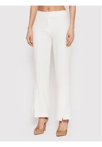 DeeZee Spodnie materiałowe Colleen SPDT0001 Biały Regular Fit. Kolor: biały. Materiał: syntetyk