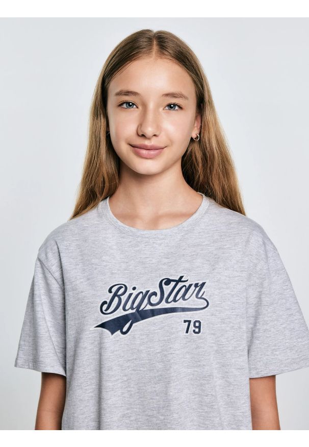 Big-Star - Koszulka dziewczęca oversize z nadrukiem szara Emillia 901. Kolor: szary. Materiał: denim, dzianina. Wzór: nadruk. Styl: sportowy, młodzieżowy, elegancki