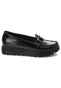 Czarne Modne Półbuty Armodo Stylowe Obuwie Damskie. Okazja: na spotkanie biznesowe. Zapięcie: klamry. Kolor: czarny. Materiał: skóra, lakier. Styl: elegancki